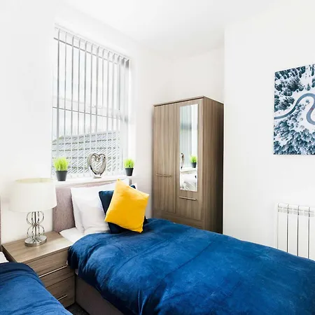 Sapphire Moseley Mews, By Staystaycations Apartment