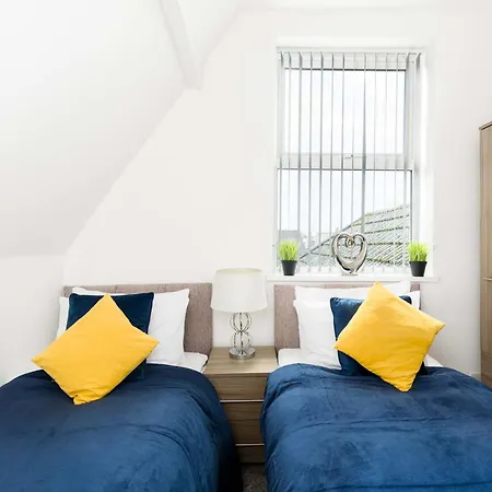 Sapphire Moseley Mews, By Staystaycations Apartment *